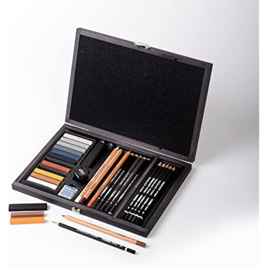 LYRA Rembrandt Art Specials Sketching Set | 32 Piece Drawing Pencils