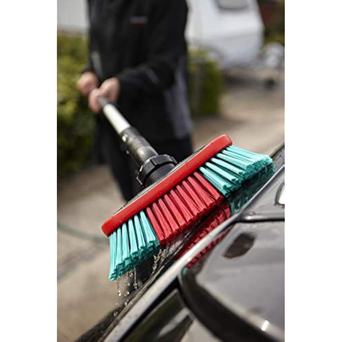 Vikan Waterfed Vehicle Brush – Soft Split Bristles, Angle Adjustable