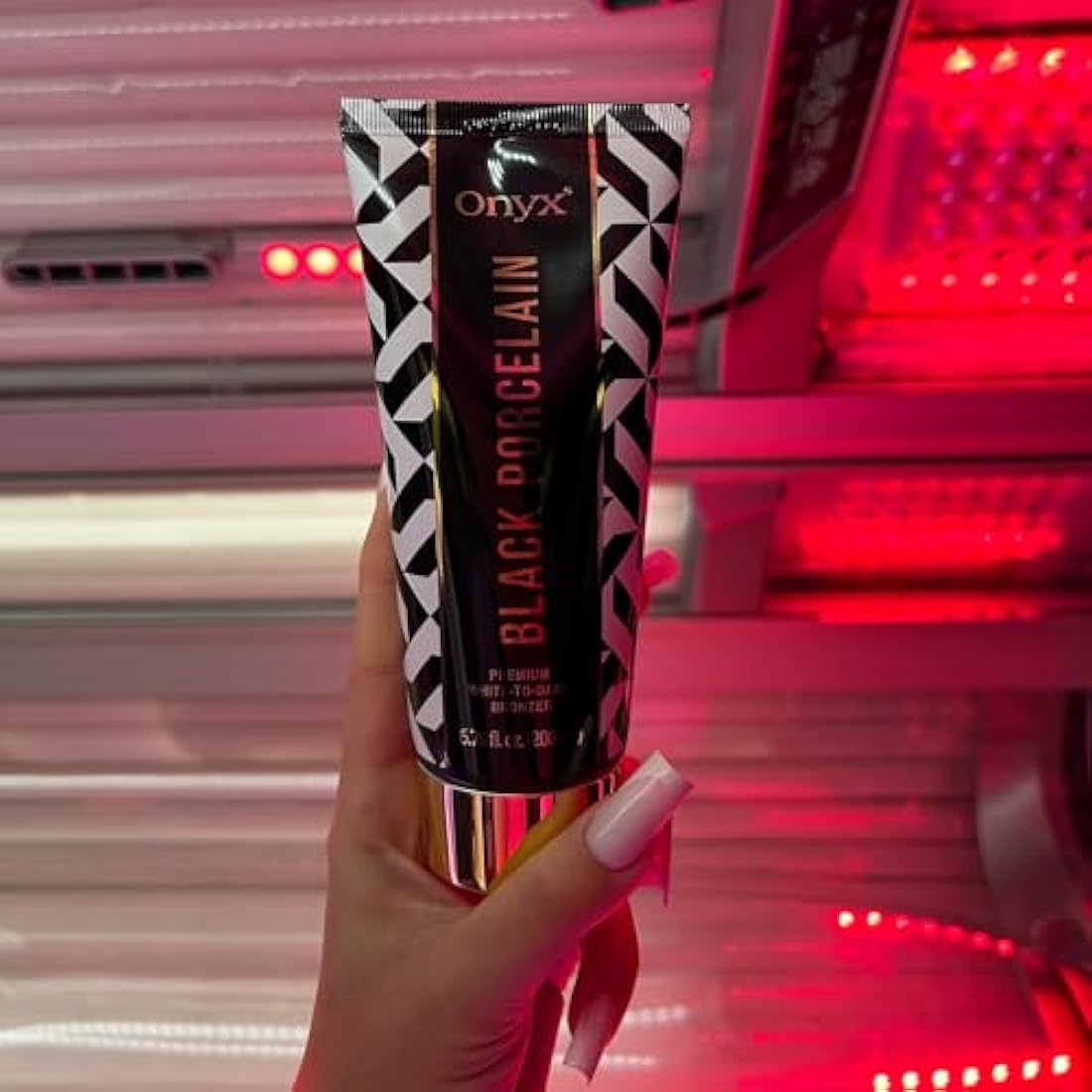 Onyx Black Porcelain Sunbed Cream | White Bronzer Tanning Lotion