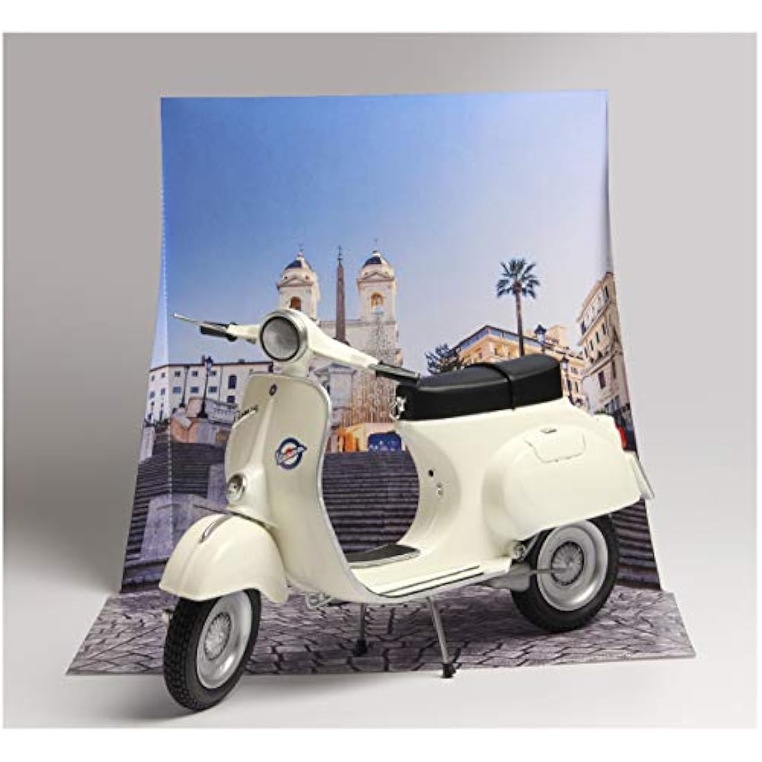 Italeri Vespa 125 Primavera - Detailed 1:10 Scale Model Building Kit