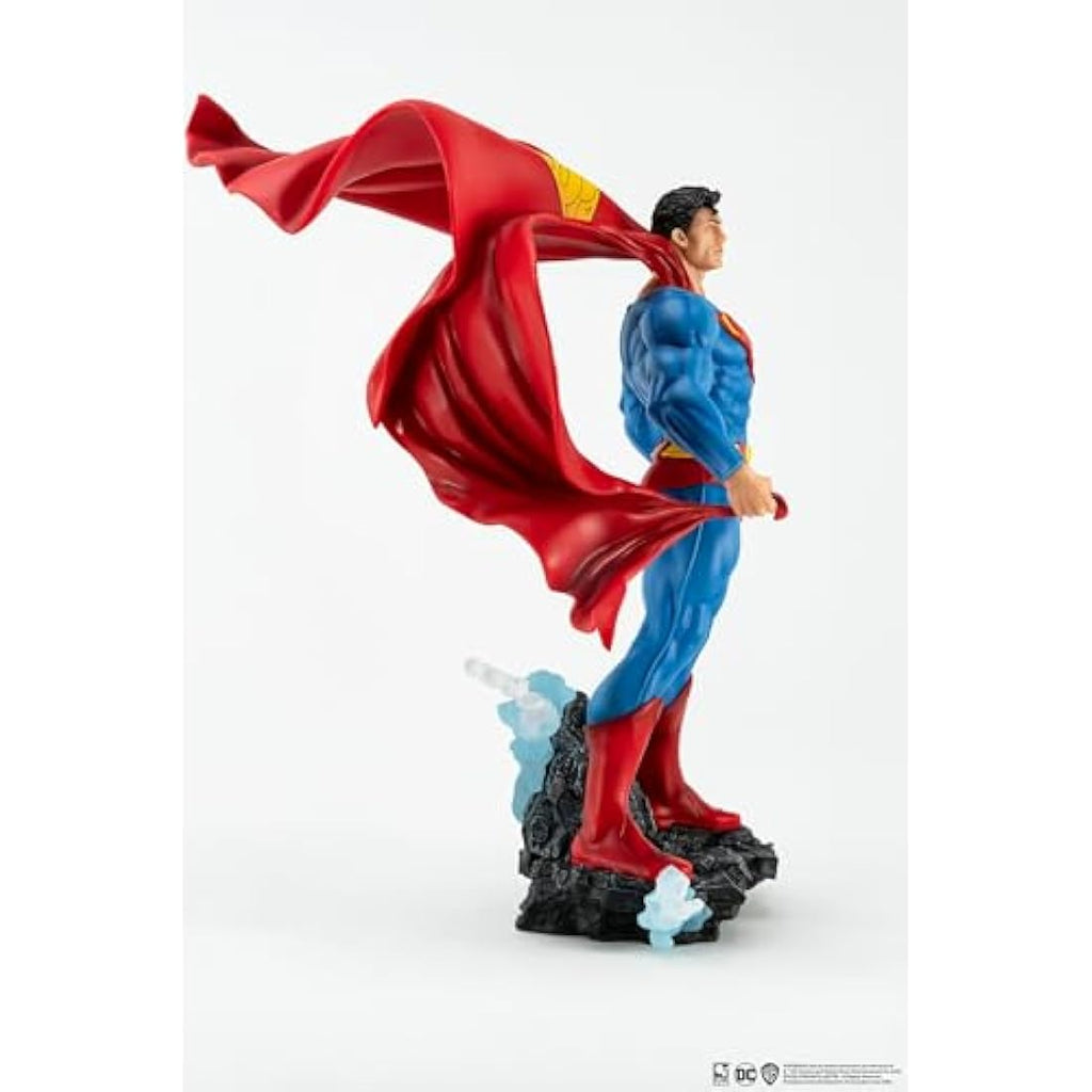 Superman Classic Version 1:8 Scale Statue | DC Heroes Previews Exclusive