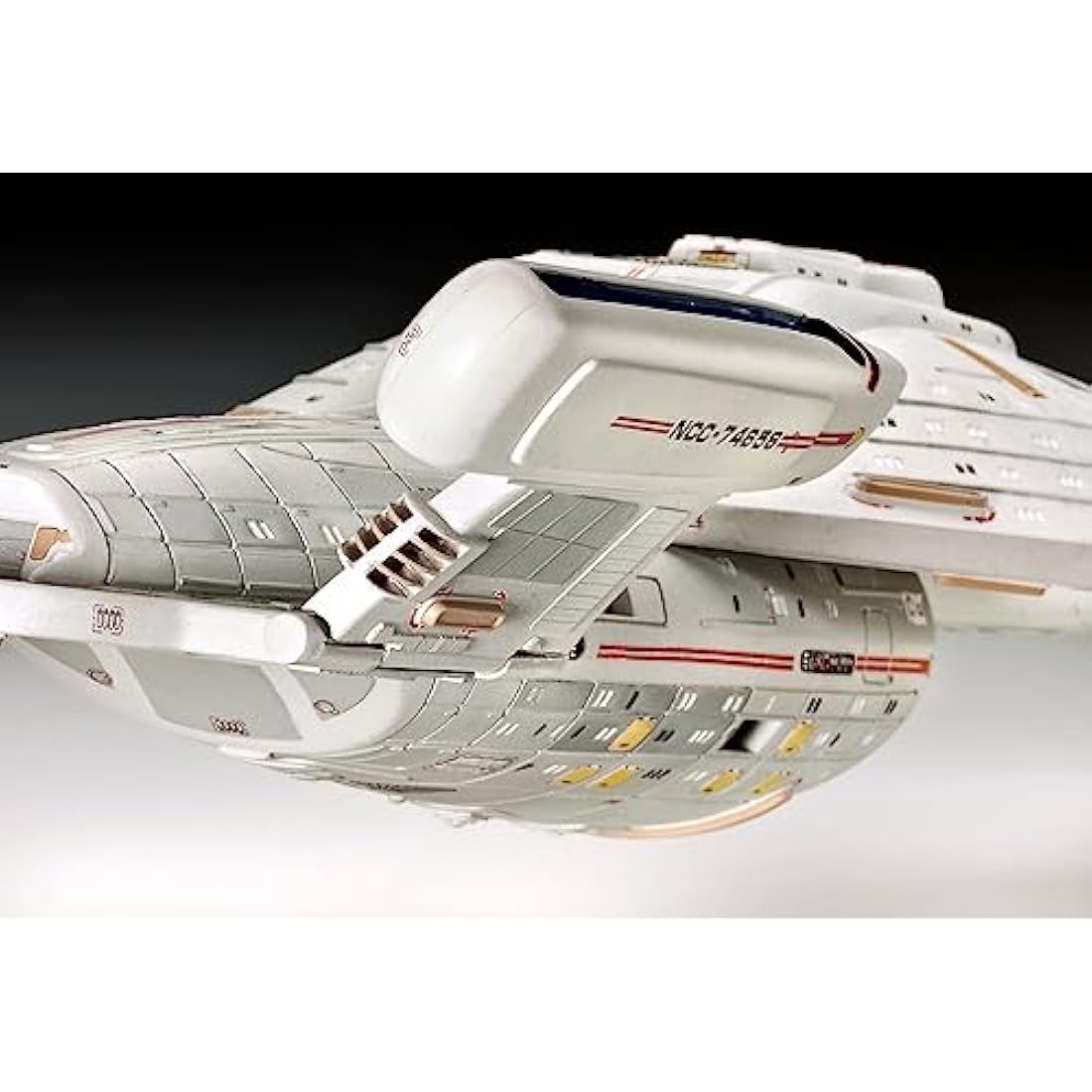 Revell U.S.S. Voyager 1:670 Scale Plastic Model Kit – Sci-Fi Spacecraft