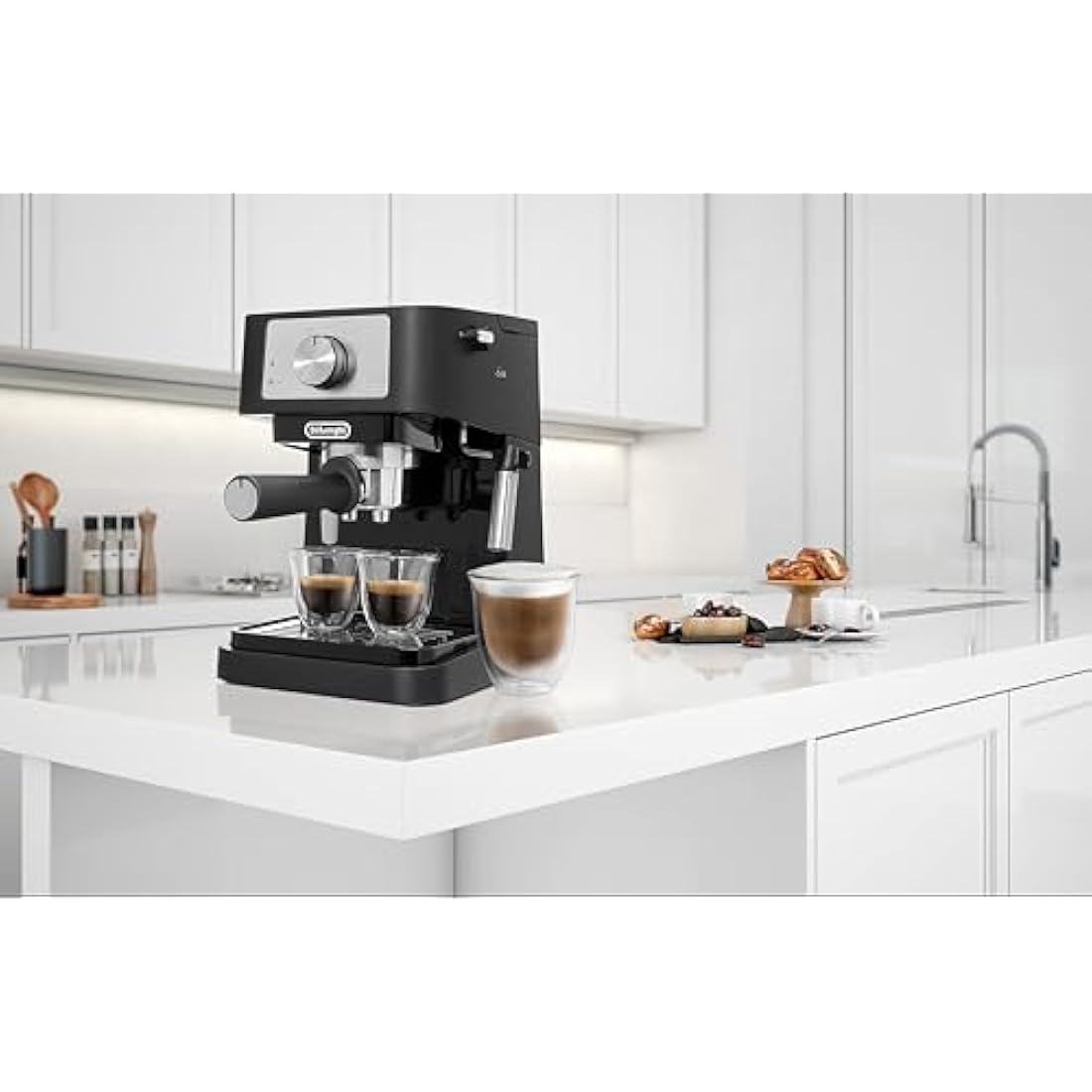 De'Longhi Stilosa EC260.BK Espresso Machine | 15-Bar Pump & Steam Arm