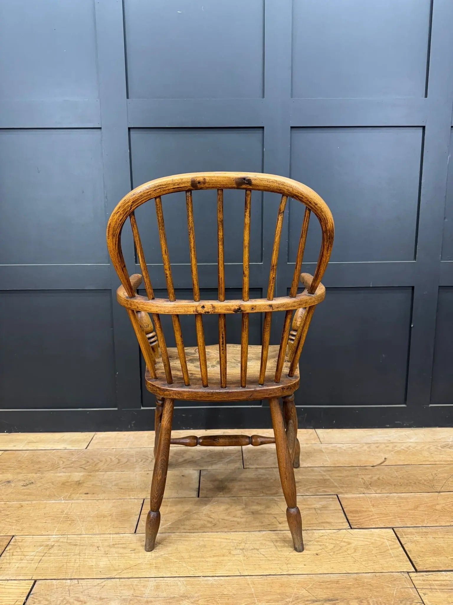 Antique Elm Windsor Armchair Bow Back Smokers Chair Farmhouse Occasional Chair