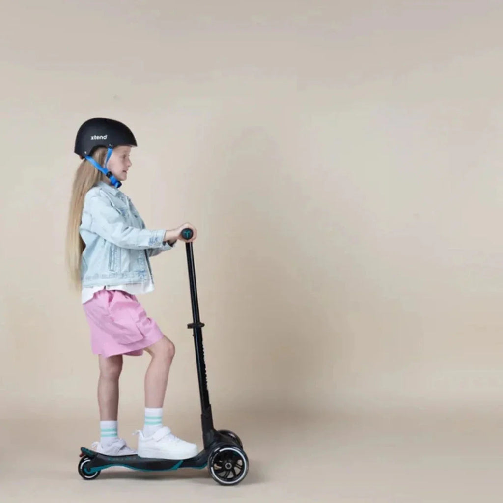smarTrike Xtend Ride On Scooter 1-12 years