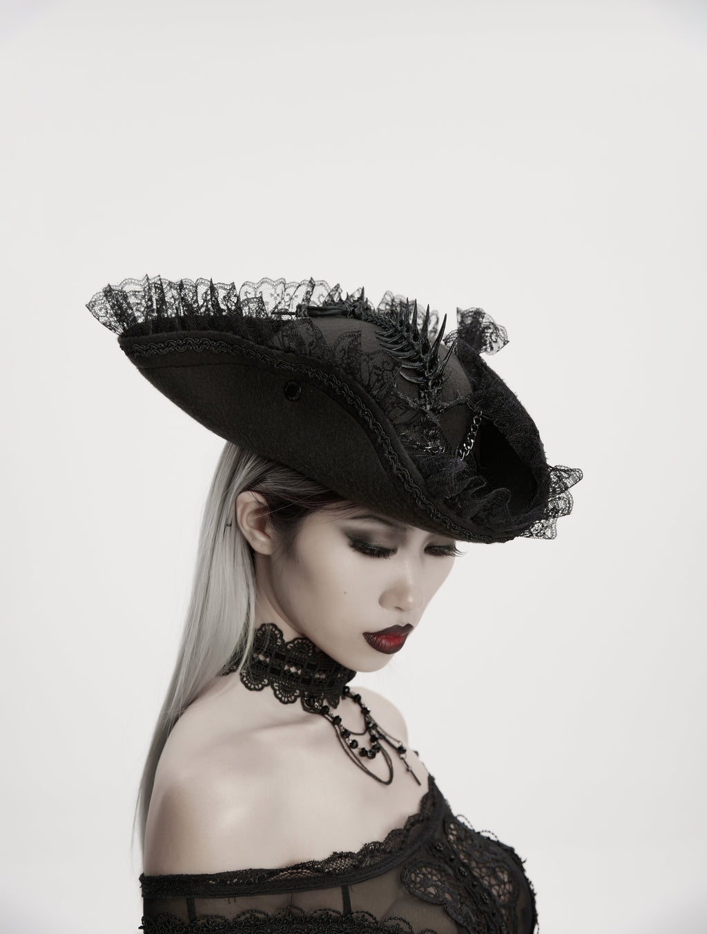 Punk Rave Goth Imprisoned Beast Bone Pirate Hat – Black Lace & Feather