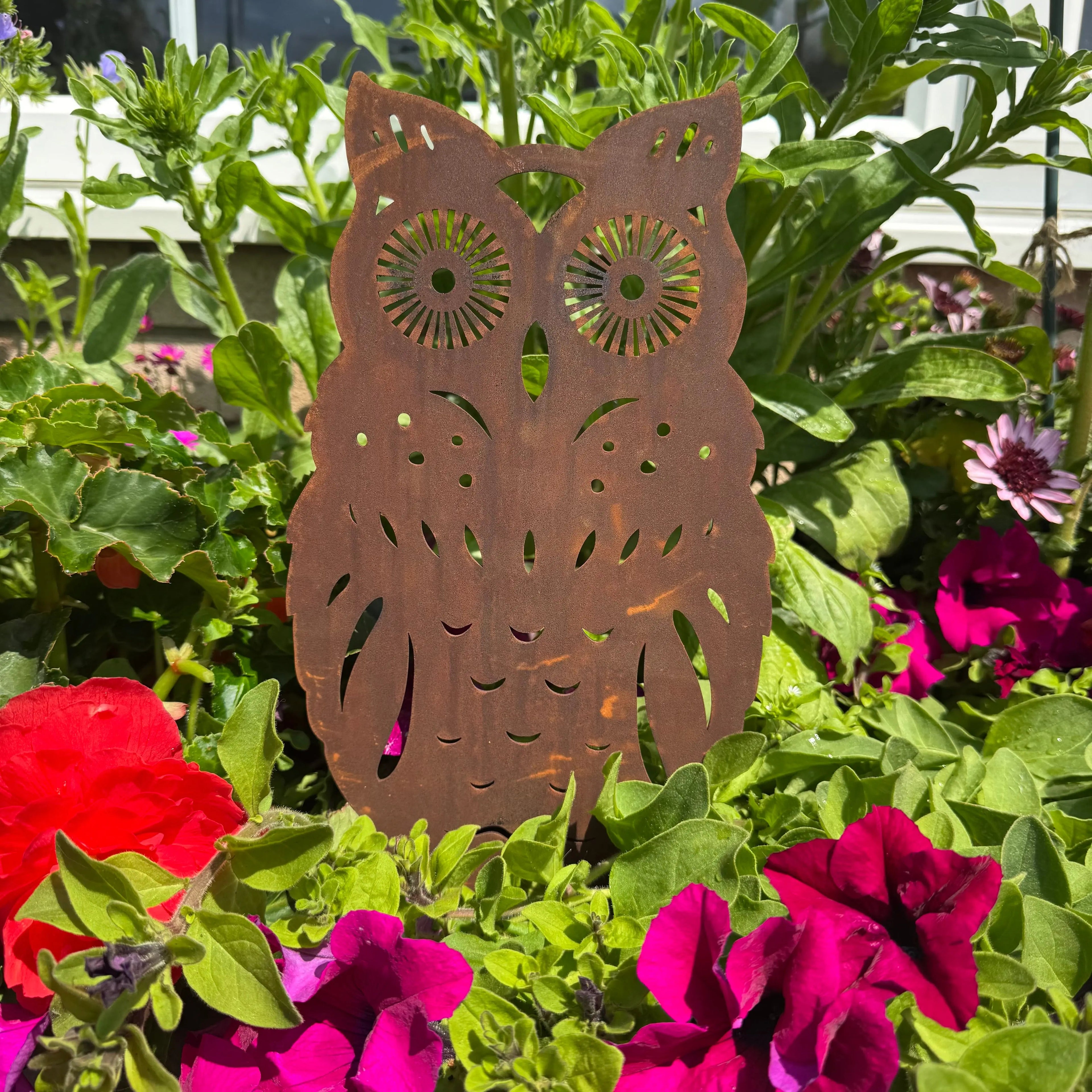 Rustic Metal Owl Garden Ornament – 35cm Steel Outdoor Sculpture