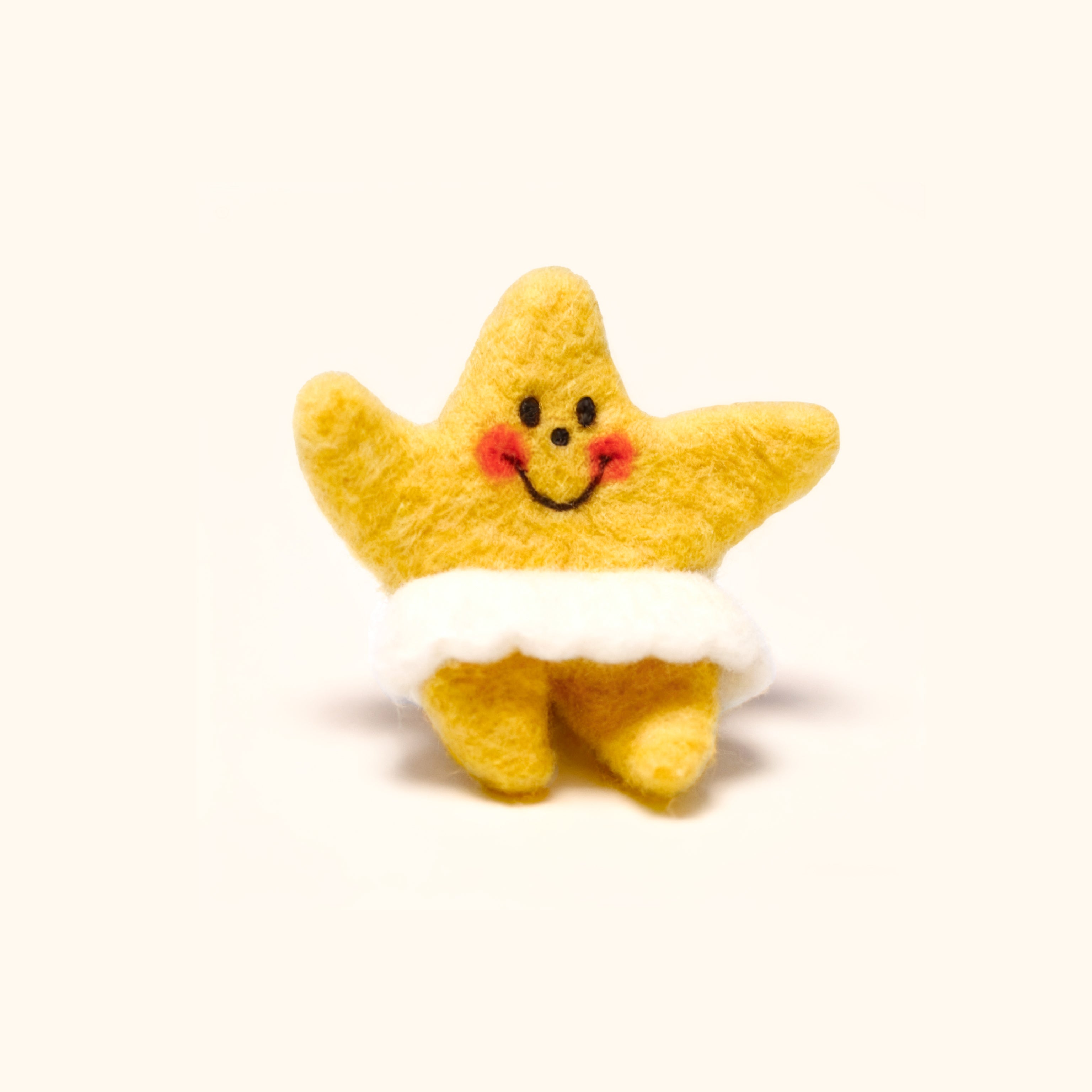 LuLuFun Studio Star Dancing Needle Felted Brooch – Handmade Fluffy Pin