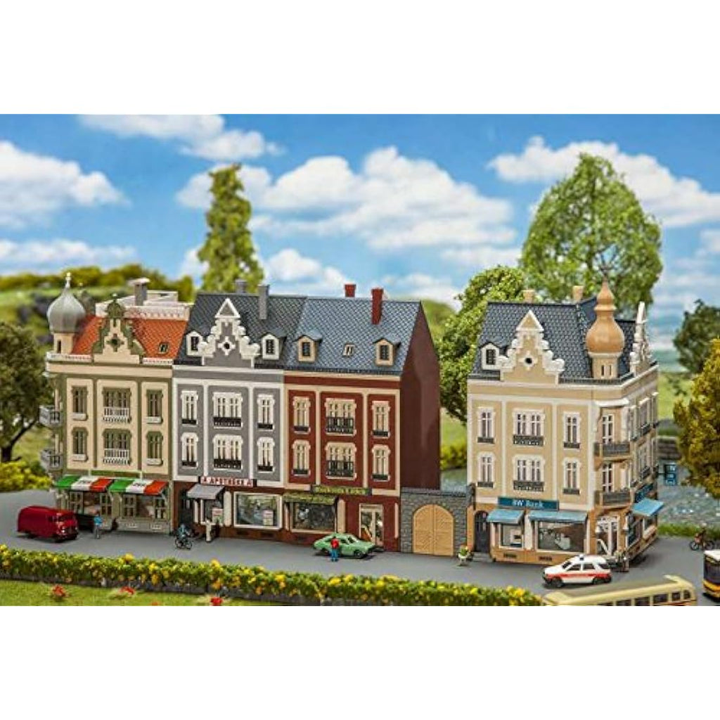 Faller Town House Beethovenstraße N Scale Model Kit - 1084 Pieces