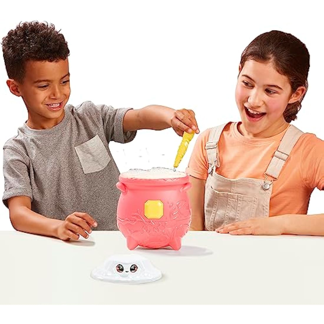 Magic Mixies Fire Magic Cauldron - Fizzing Reveal Plushie & Ring