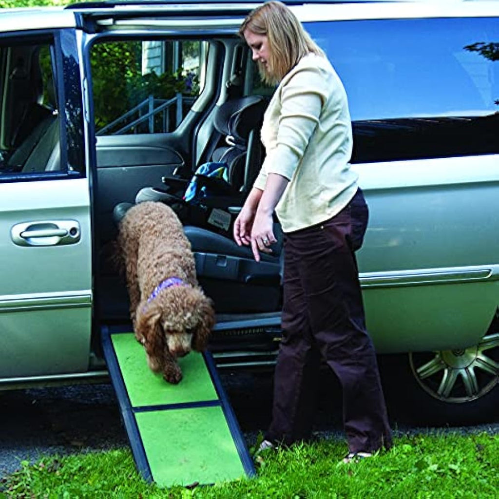 Pet Gear Travel Lite Bi-Fold Dog Ramp - Portable Slip-Resistant Green