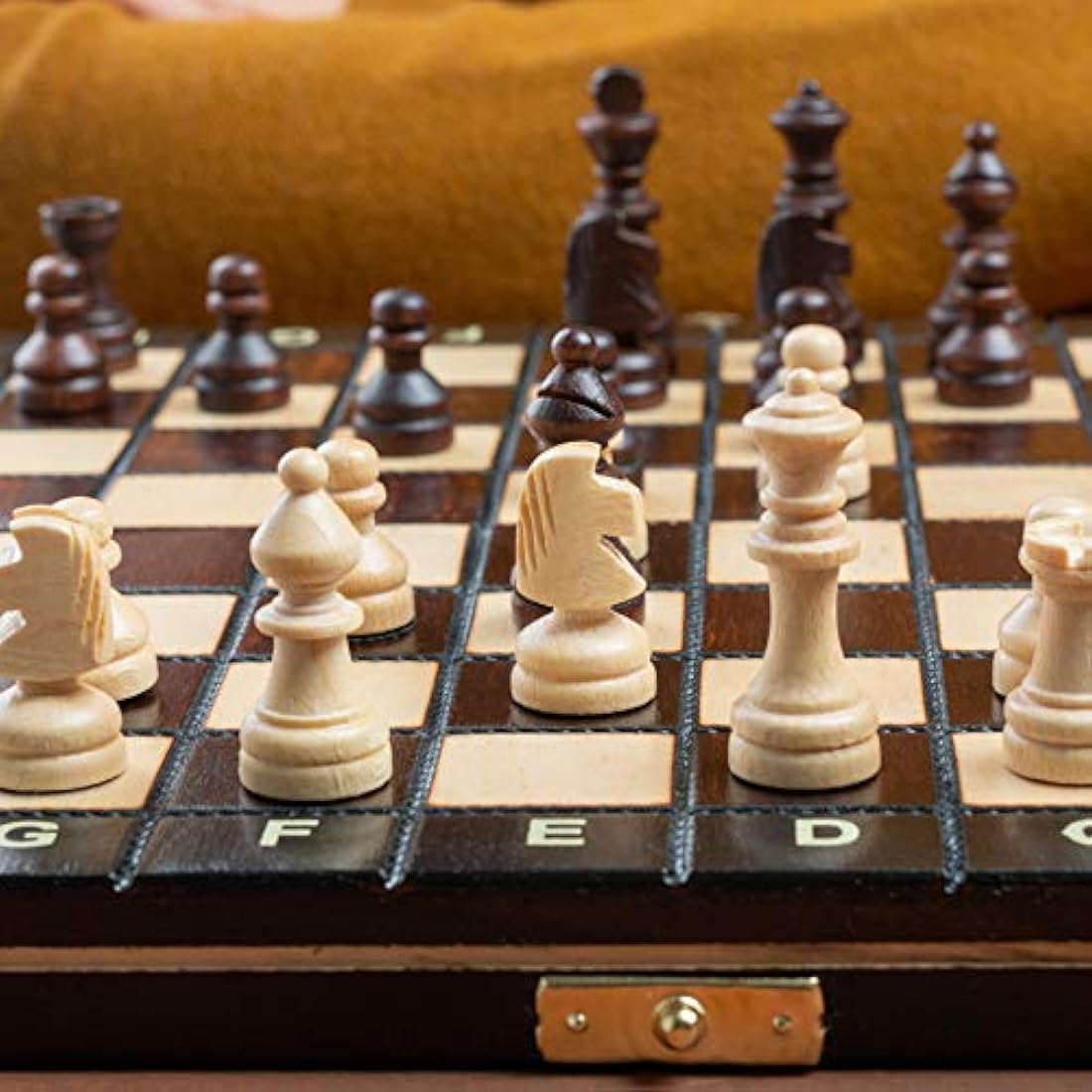 Master of Chess Magnetic Wooden Chess Set – Handcrafted 10in Travel Game