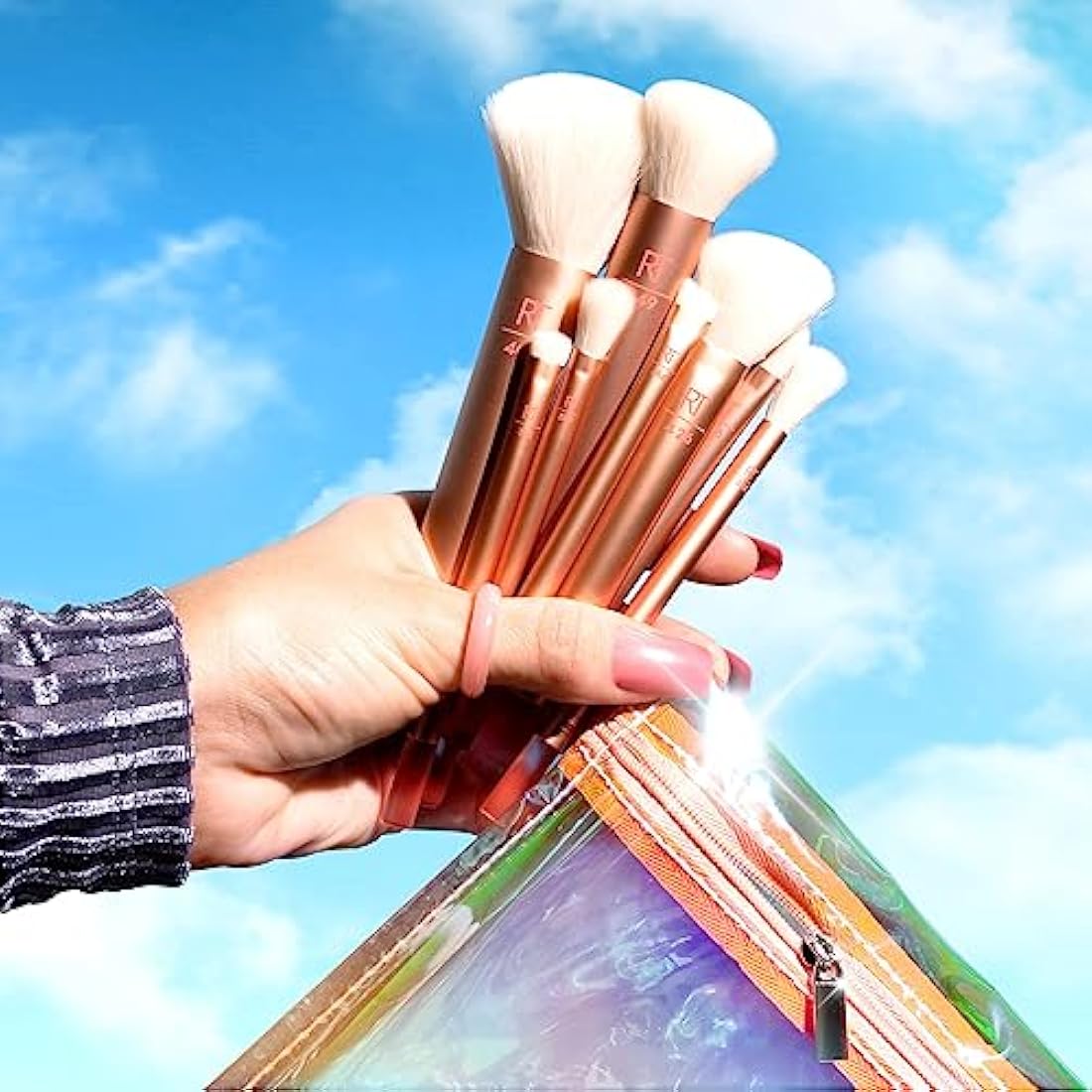 Real Techniques The Wanderer Makeup Brush Kit | 8-Piece Travel Set