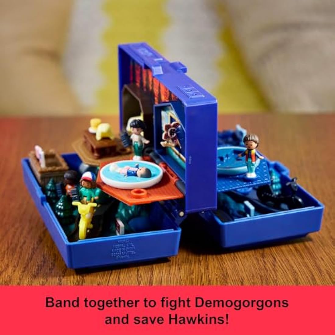 Polly Pocket Stranger Things Collector Playset with 6 Dolls - HWP22