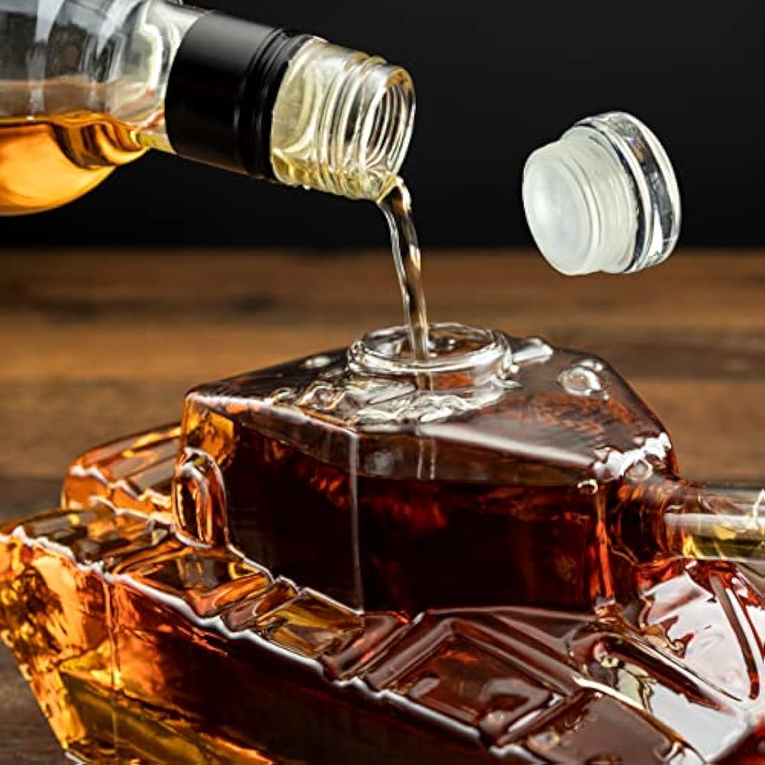 Tank-Shaped Whisky Decanter – 1000ml Glass Military Carafe