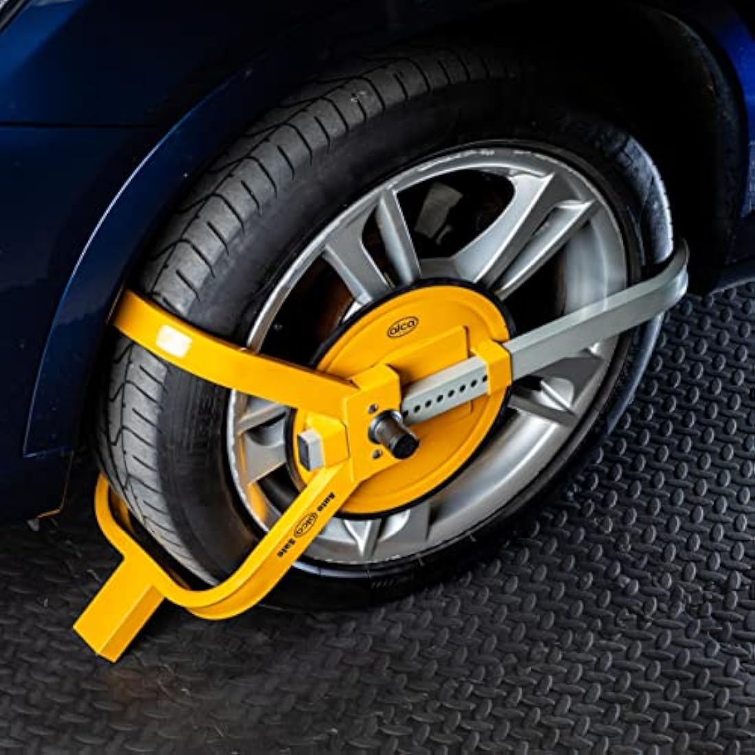 Alca XL Car Wheel Clamp Anti-Theft Lock for 16"-19" Tyres with Disc