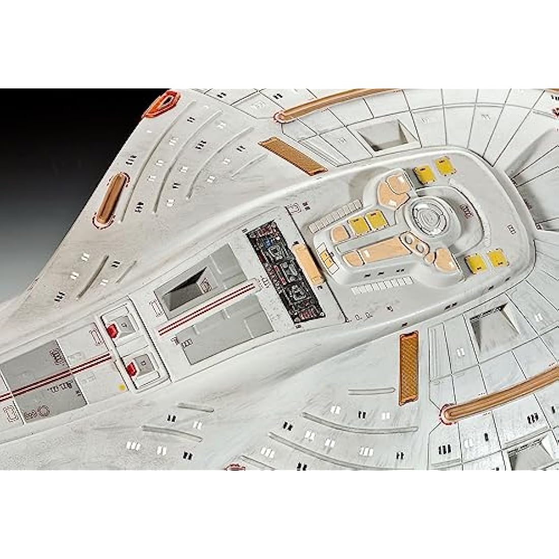 Revell U.S.S. Voyager 1:670 Scale Plastic Model Kit – Sci-Fi Spacecraft