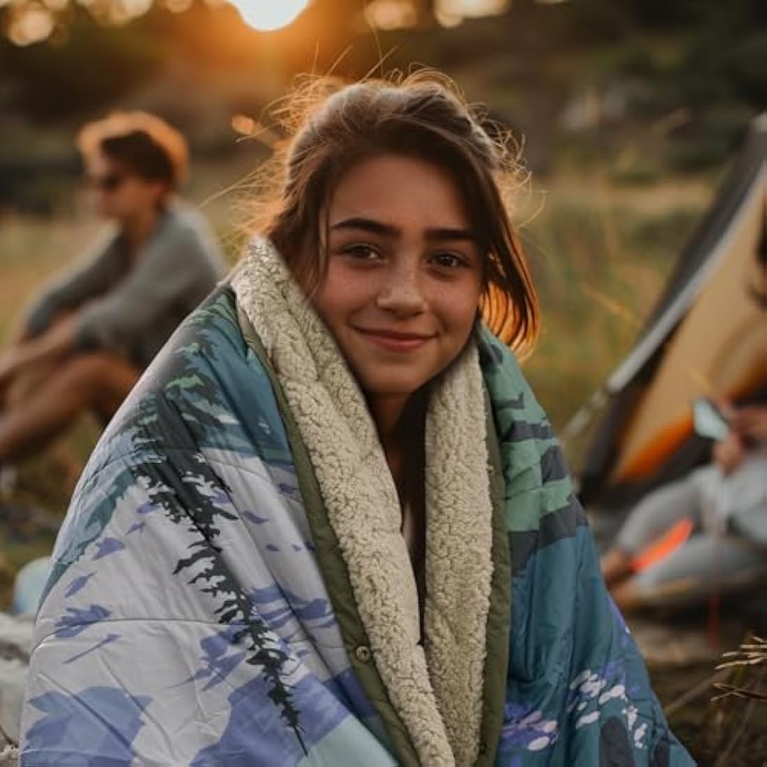 KawaGebo Kamp Sherpa Camping Blanket | Packable Puffy Poncho Quilt