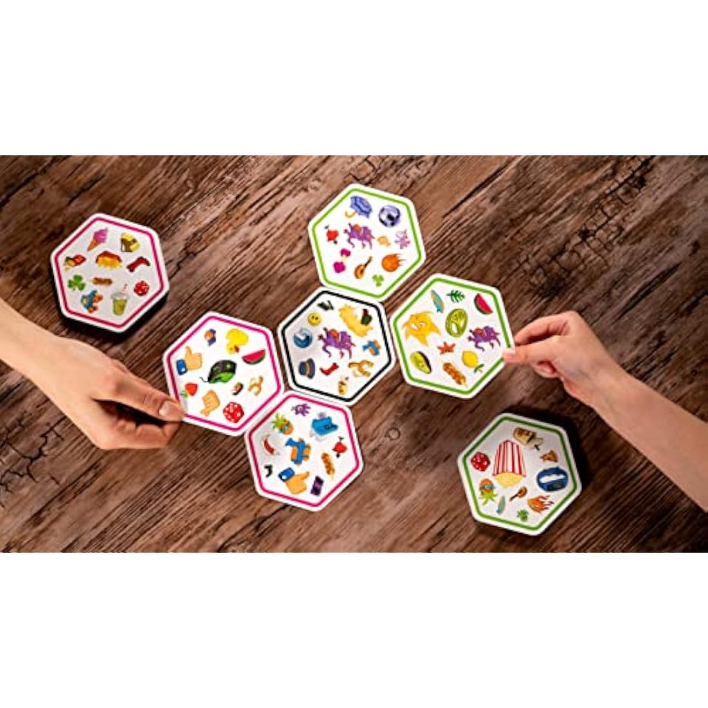 Asmodee Dobble Connect - Fast Reaction Card Game for Families & Teams