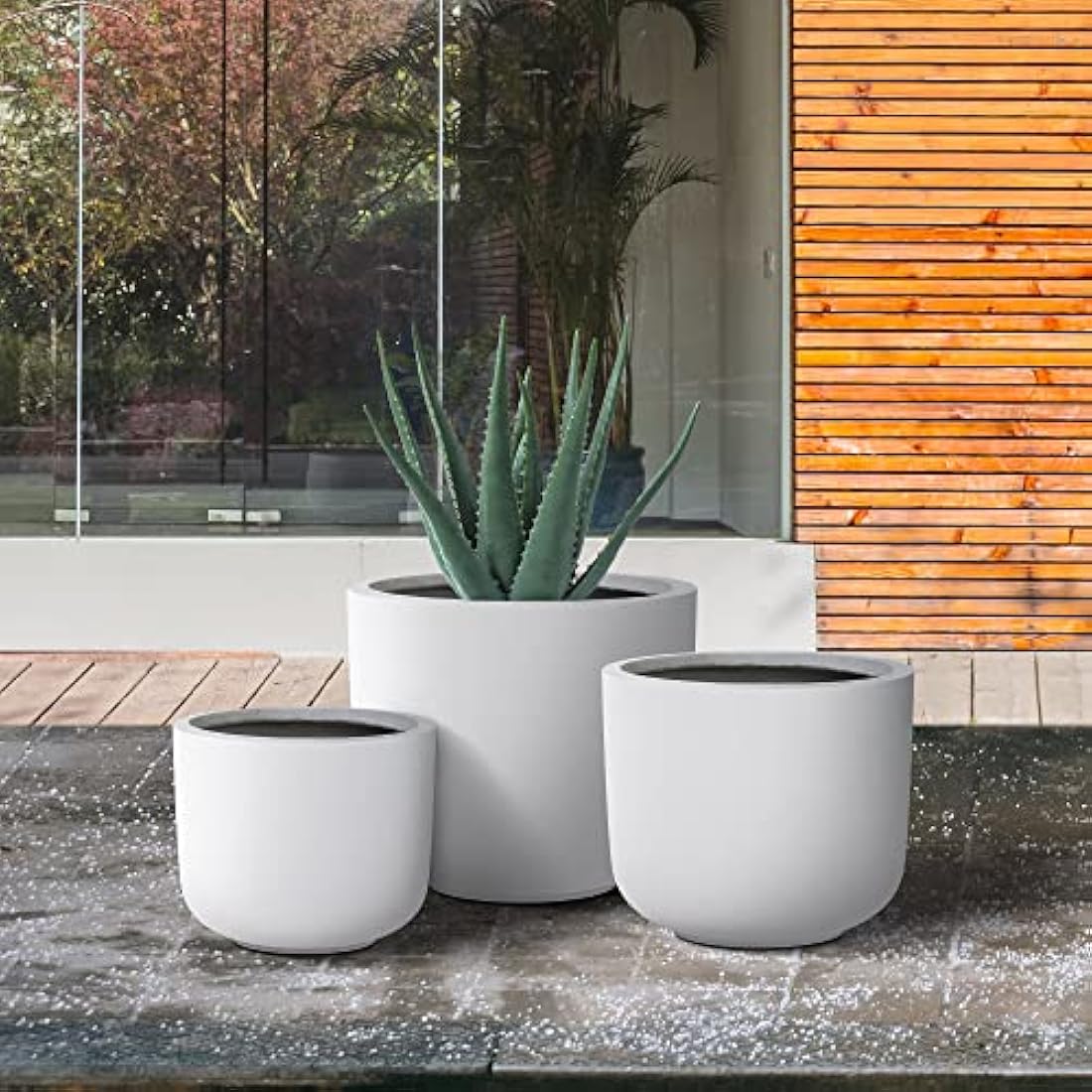 Kante Concrete Planter by Jolof Store – Modern White Outdoor Pot