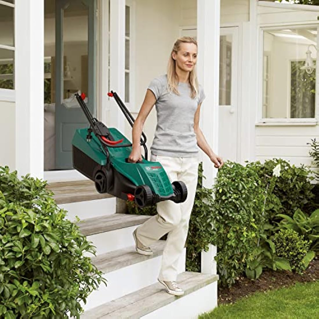 Bosch ARM 3200 Electric Lawnmower - 1200W, 32cm with Extra Blade