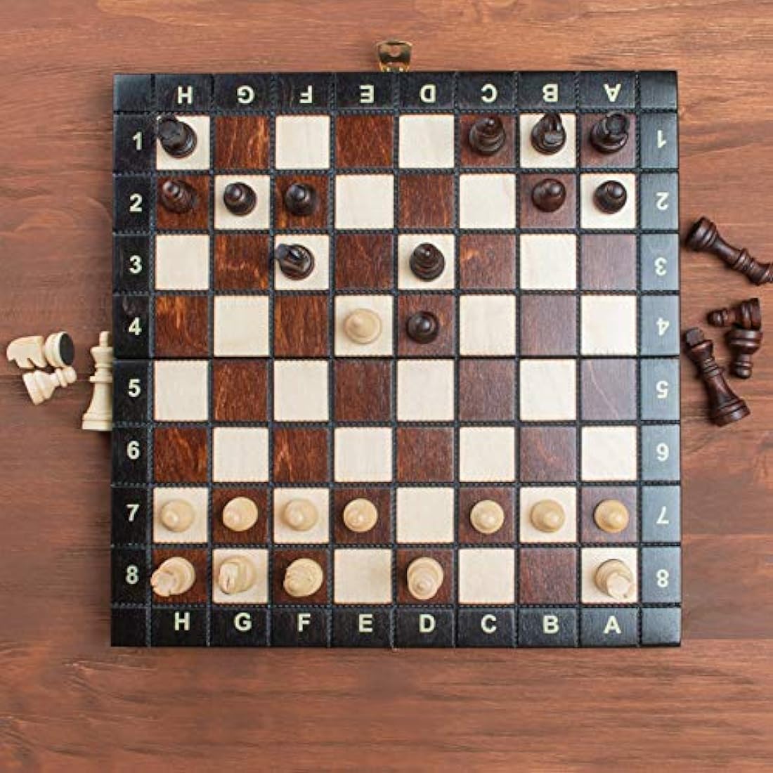 Master of Chess Magnetic Wooden Chess Set – Handcrafted 10in Travel Game