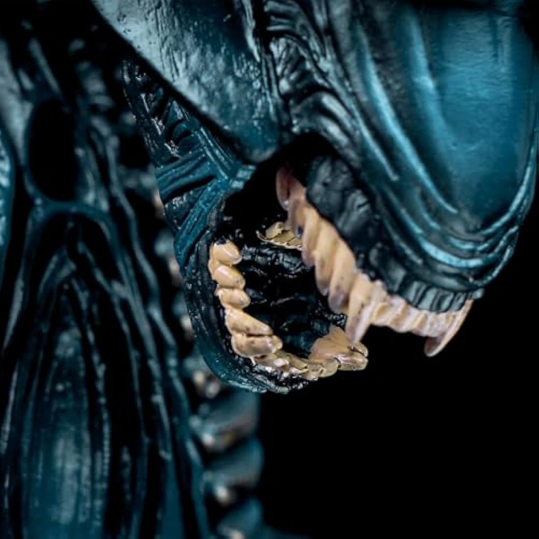 Diamond Select Aliens: Xenomorph Queen Vinyl Bust Bank - 8 Inch