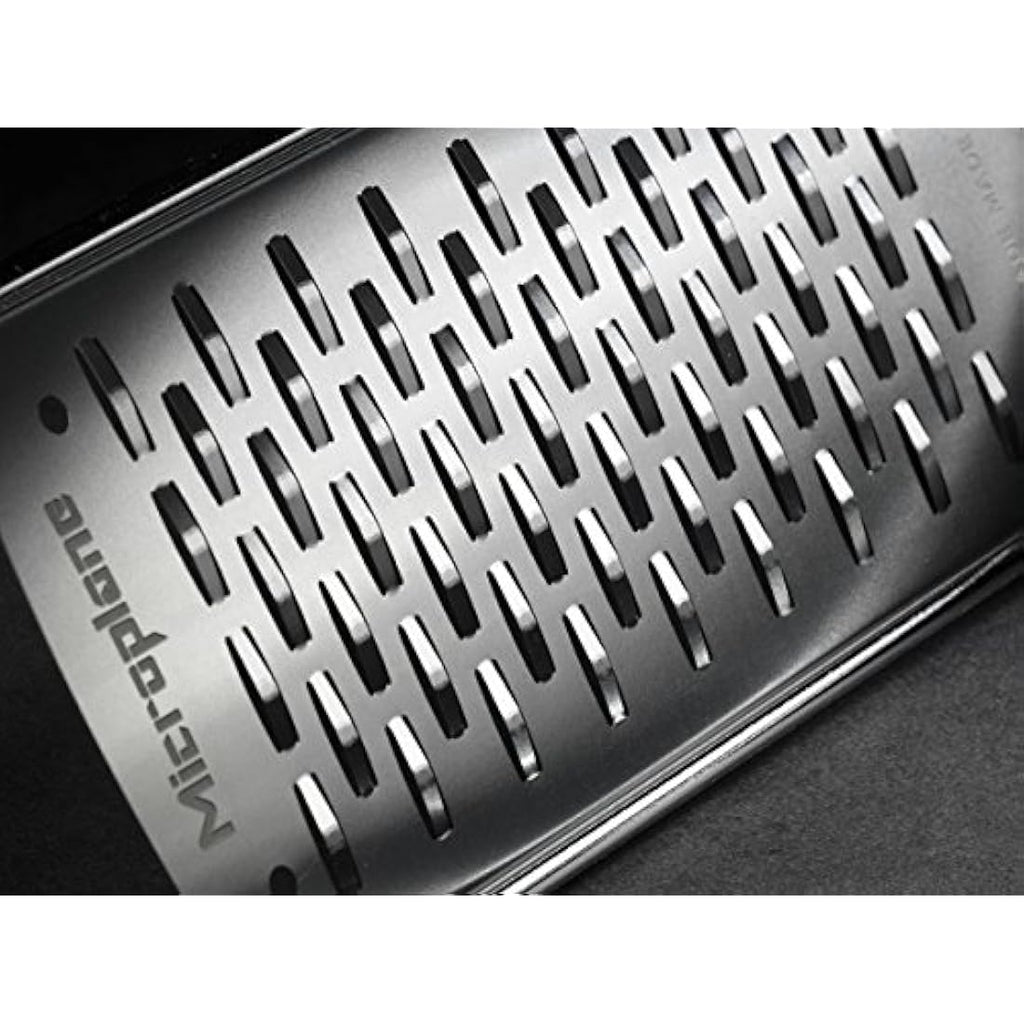 Microplane Gourmet Ribbon Grater – Stainless Steel & Black Kitchen Tool