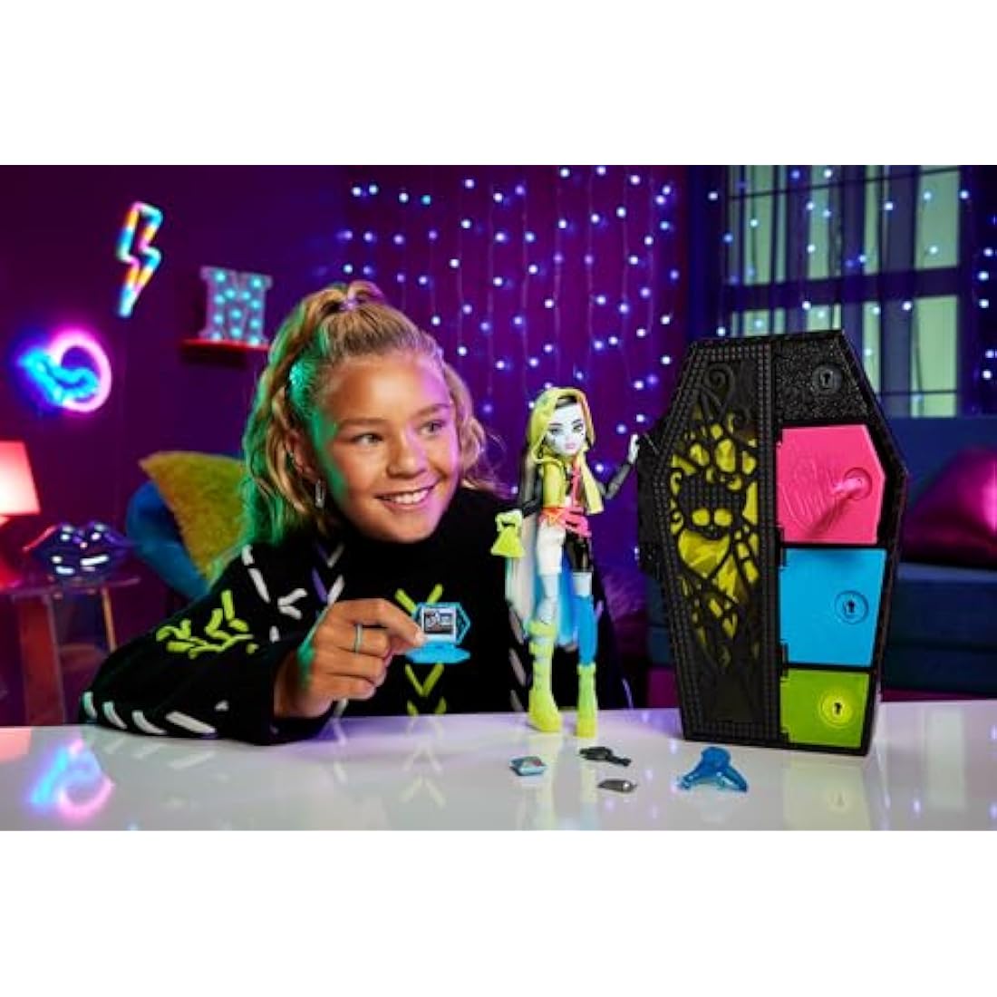 Monster High Frankie Stein Doll – Skulltimate Secrets Neon Frights