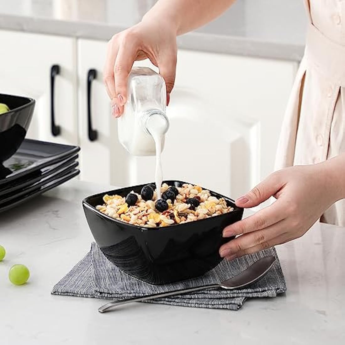 vancasso Soho 16-Piece Black Stoneware Dinner Set | Square Plates and Bowls