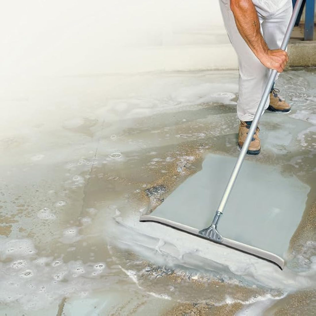 Unger Curved Floor Squeegee – Heavy-Duty 14 Gauge Steel Cleaning Tool