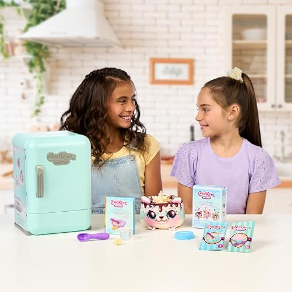 Cookeez Makery Freezy Cakez – Interactive Scented Shivering Plush