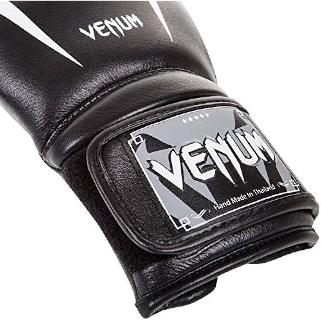 Venum Giant 3.0 Boxing Gloves – Triple Density Foam for Muay Thai