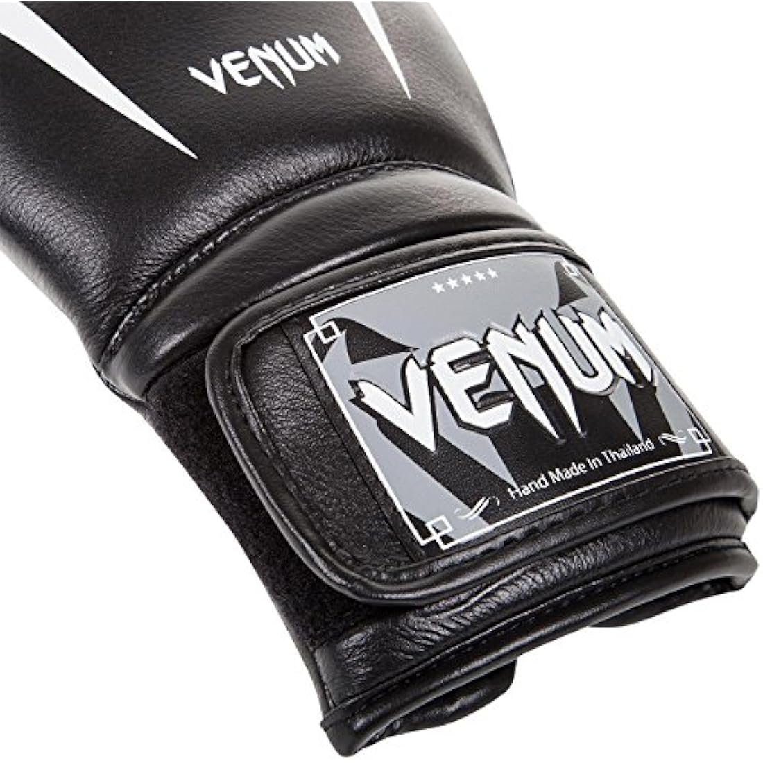 Venum Giant 3.0 Boxing Gloves – Triple Density Foam for Muay Thai