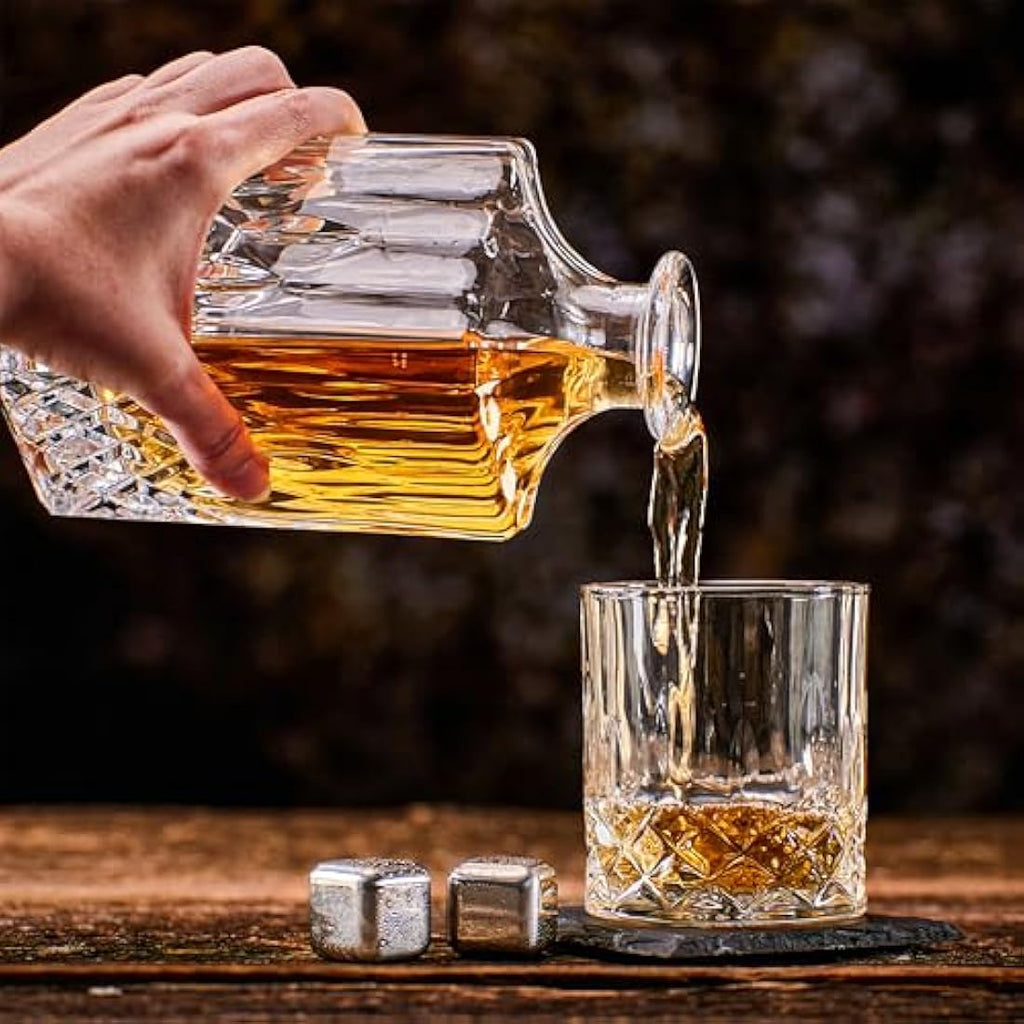 Whisiskey 700ml Whiskey Decanter Set with 4 Glasses and Stones