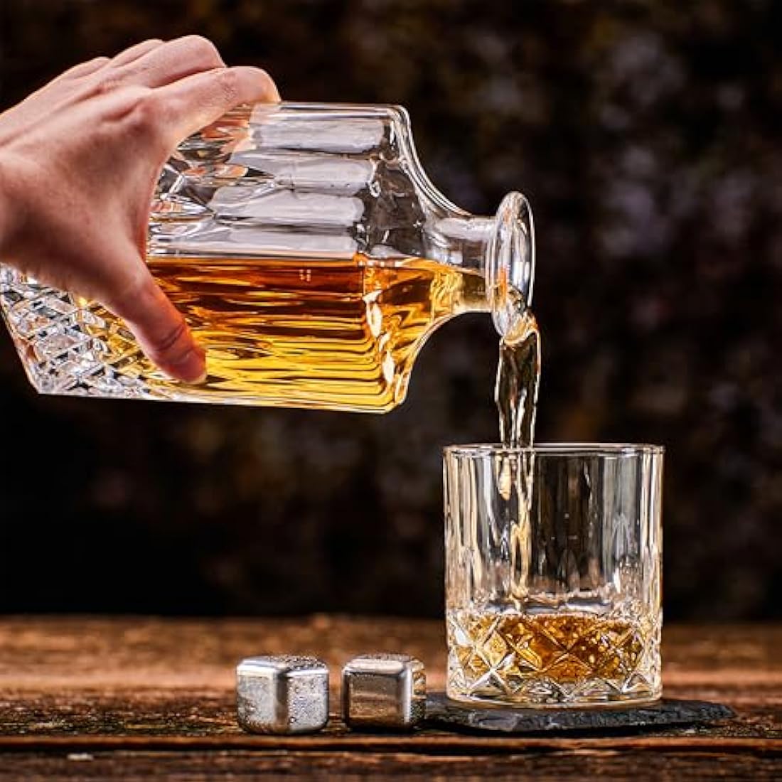 Whisiskey 700ml Whiskey Decanter Set with 2 Glasses and 4 Stones