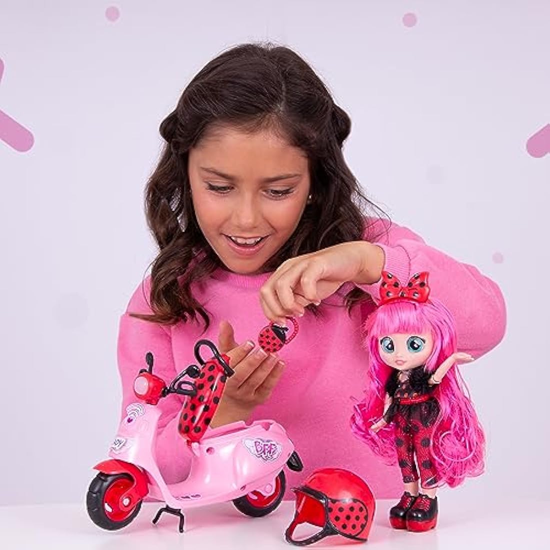 Cry Babies BFF Lady Playset con Scooter e 10 Accessori - Bambola