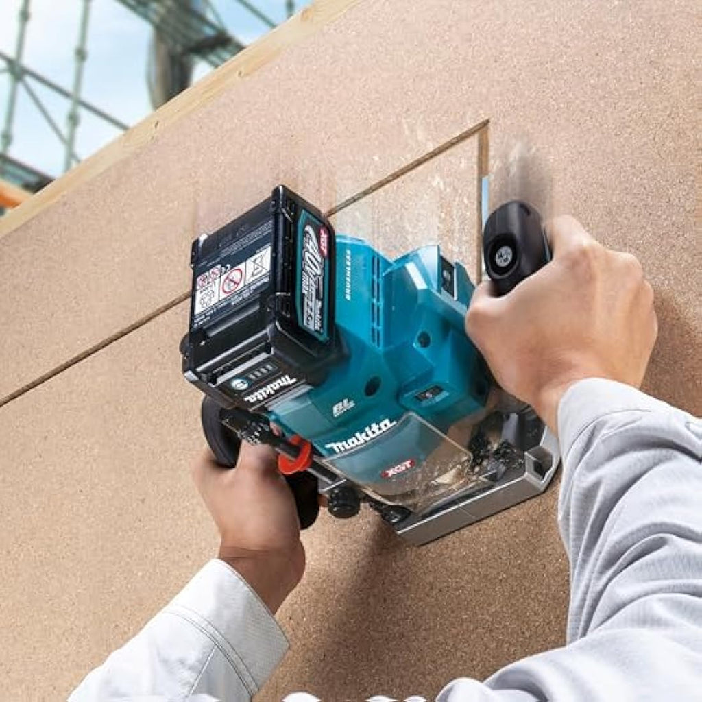 Makita RP001GZ02 40V Max XGT Brushless Router – 1/2" Plunge Base