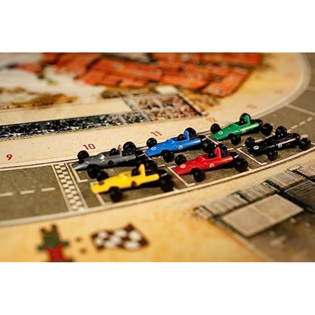 Days of Wonder Heat: Pedal to the Metal Racing Board Game - 1-6 Players
