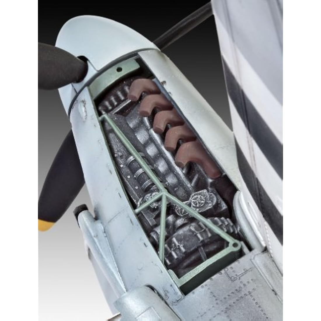 Revell De Havilland Mosquito MK.IV 1:32 Scale Plastic Model Kit