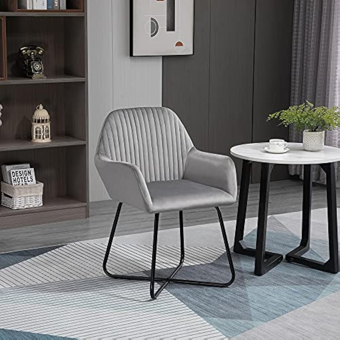HOMCOM Modern Grey Velvet Accent Chair | Upholstered Armchair with Metal Base