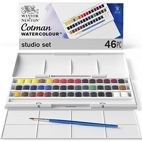 Winsor & Newton Cotman Watercolour Studio Set – 45 Half Pans & Brush