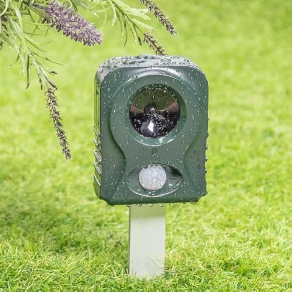 Pestbye V2 Battery Operated Ultrasonic Cat Repellent - Garden Scarer