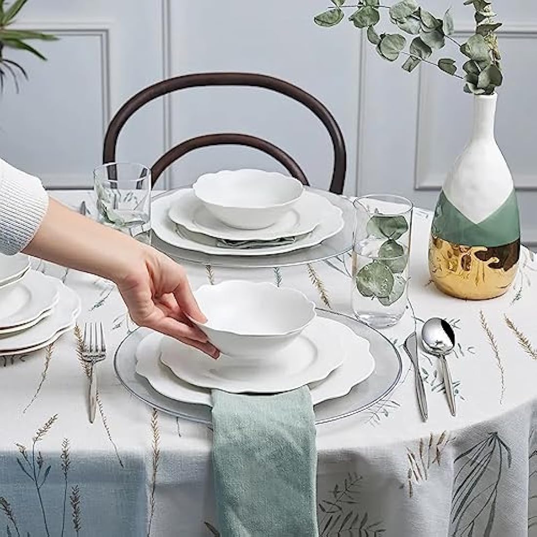Karaca Daisy 12-Piece White Porcelain Dinner Set for 4 People