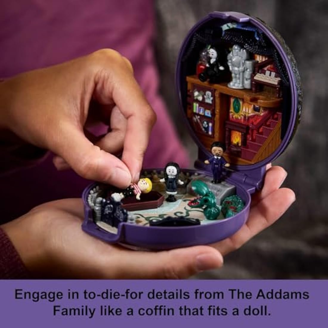 Polly Pocket The Addams Family Collector Compact Playset with 4 Dolls