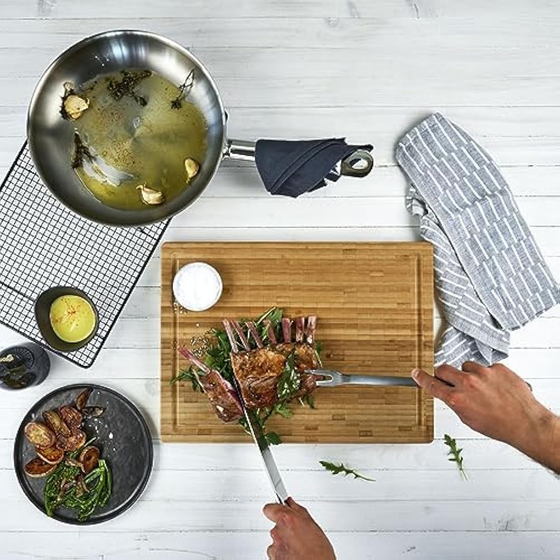 ZWILLING Bamboo Cutting Board – Reversible Medium Wood with Juice Groove