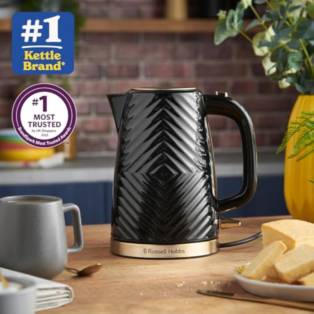 Russell Hobbs Groove Electric Kettle – 1.7L Fast Boil, Black & Gold