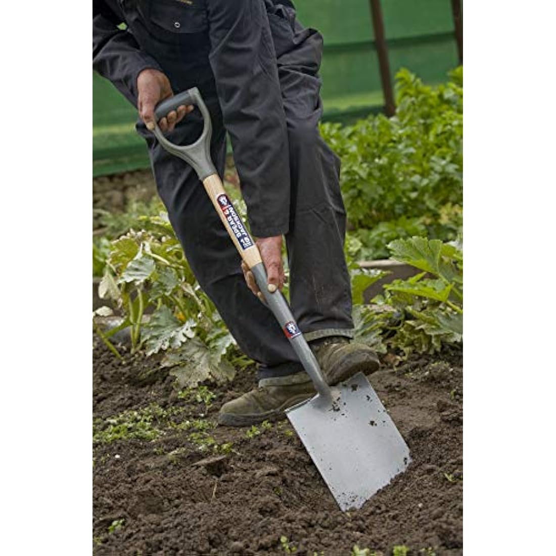Spear & Jackson Neverbend Carbon Steel Digging Spade | Hardwood Shaft