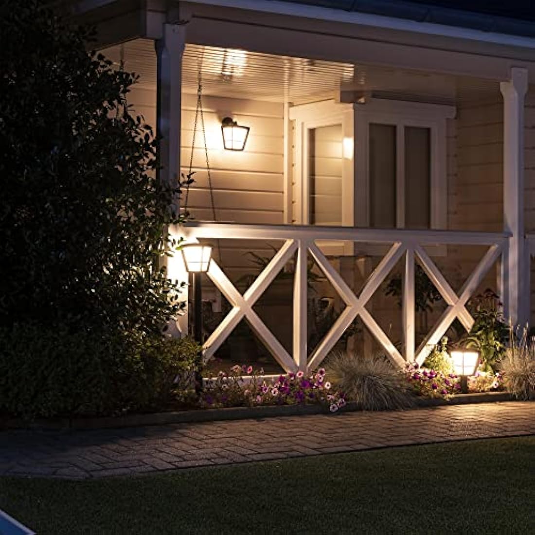 Philips Hue Econic Smart LED Garden Pedestal | White & Color Ambiance