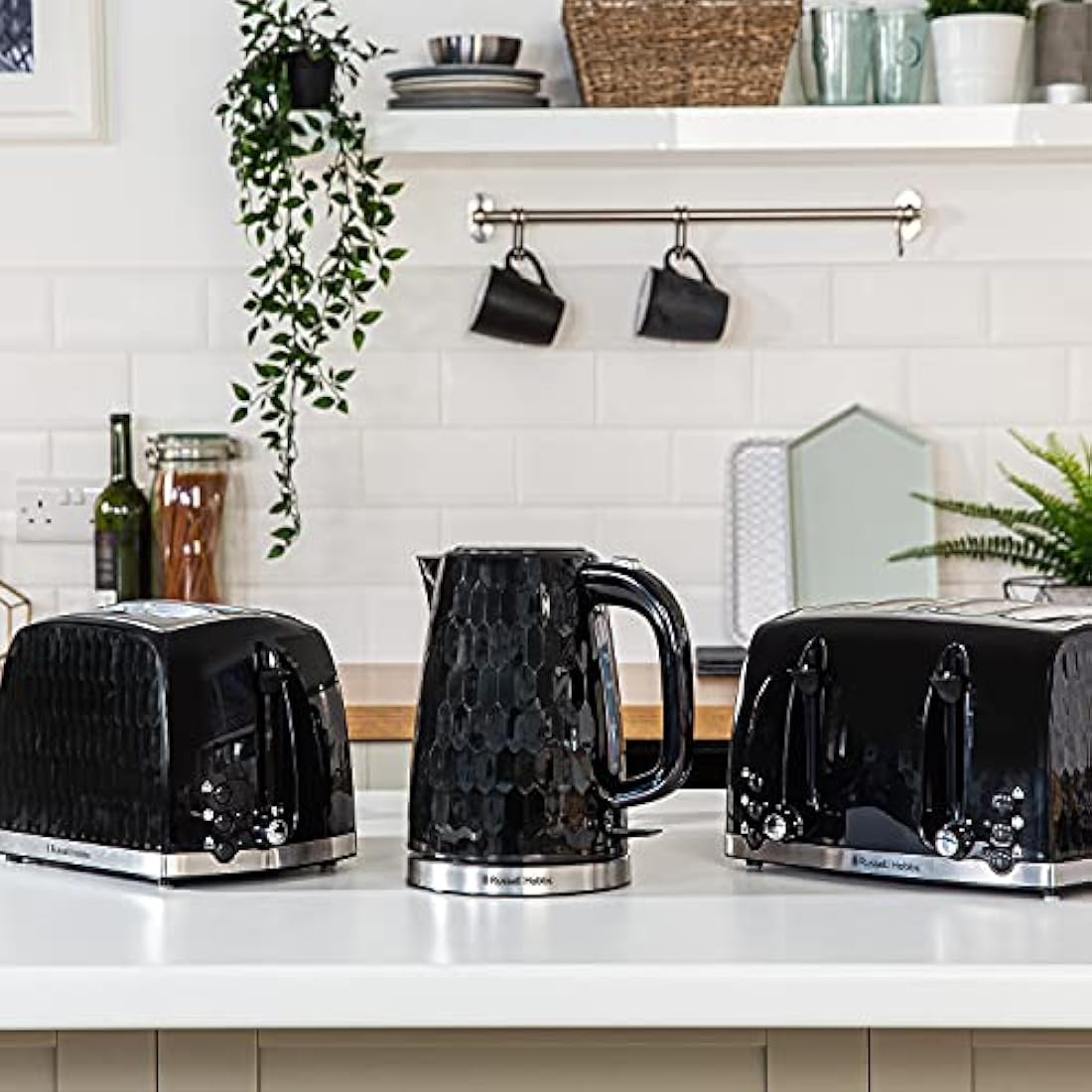 Russell Hobbs Honeycomb 2-Slice Toaster | Textured Black & Stainless
